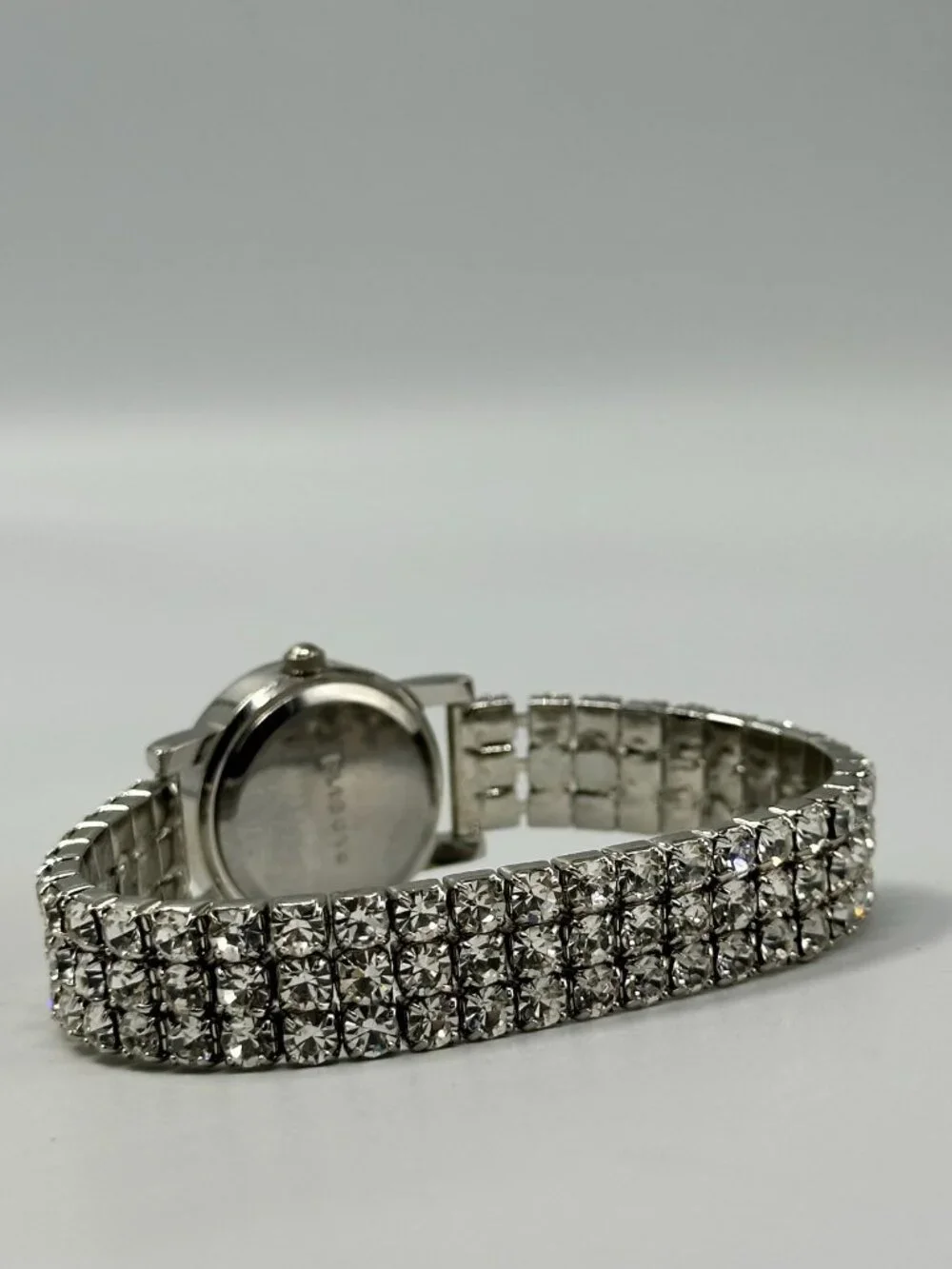 Rhinestone Watch Women Silver Tone Mother of Pearl Dial Stretch New Battery 6.5